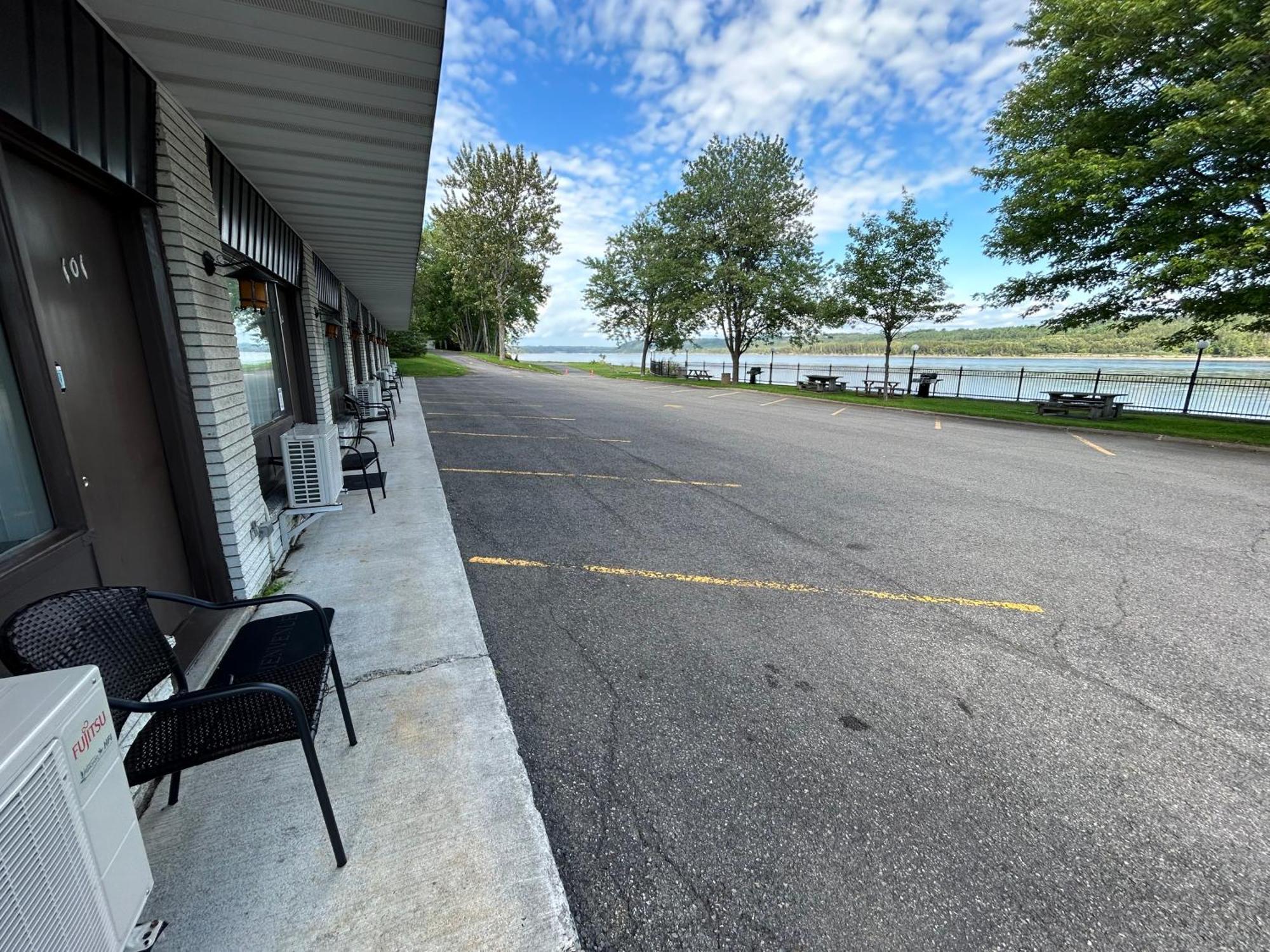 Motel Panoramique Chicoutimi Buitenkant foto