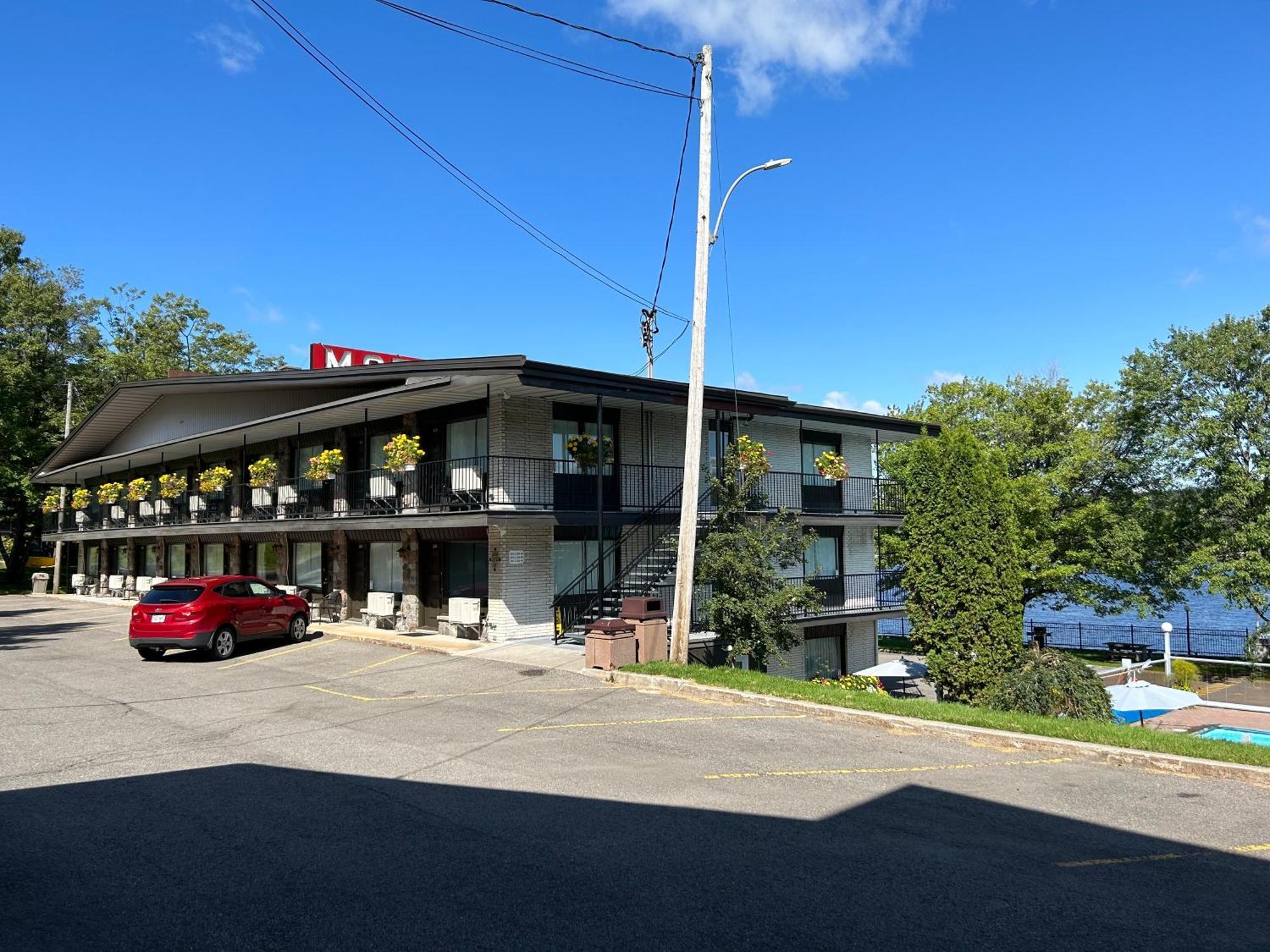 Motel Panoramique Chicoutimi Buitenkant foto